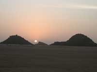 スーダンでヒッチしたタンクローリーから見た夕日