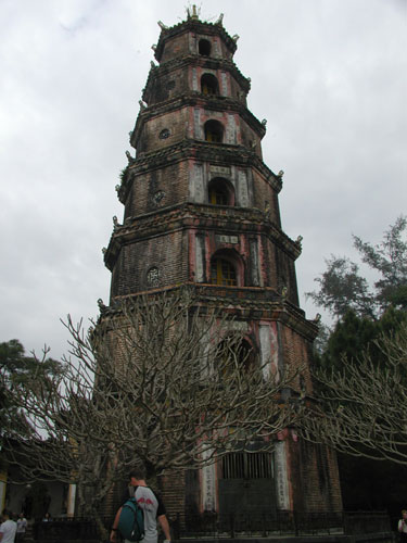 帝廟にあった塔