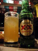メキシコのビールカクテルのミチェラーダ
